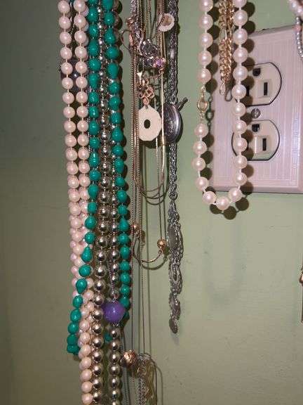 Assorted Women’s Costume Necklaces