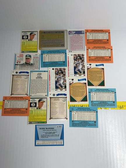 (19) Mark McGuire Baseball Cards
