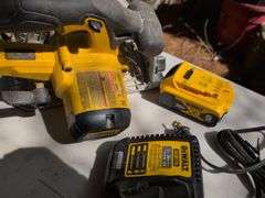 DeWalt 6.5" circular saw with battery and charger