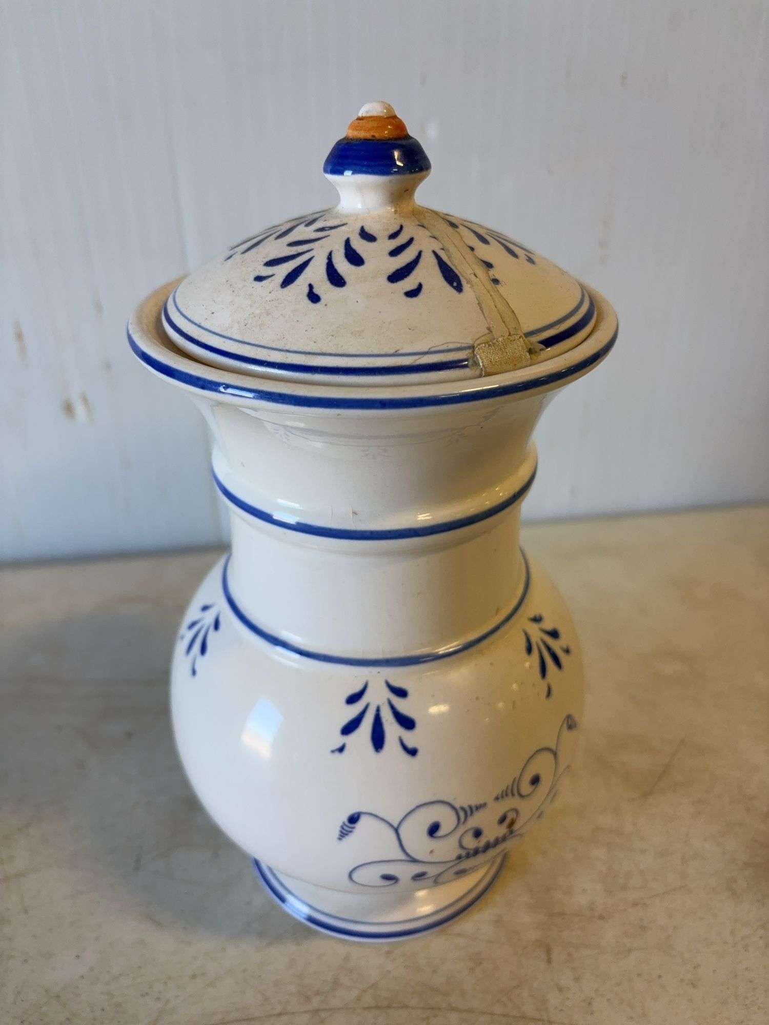 (5) pottery/ceramic vases and jugs