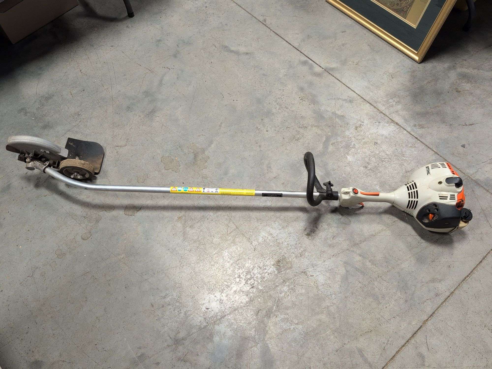 Stihl FC 56C curved lawn edger - missing pull start string