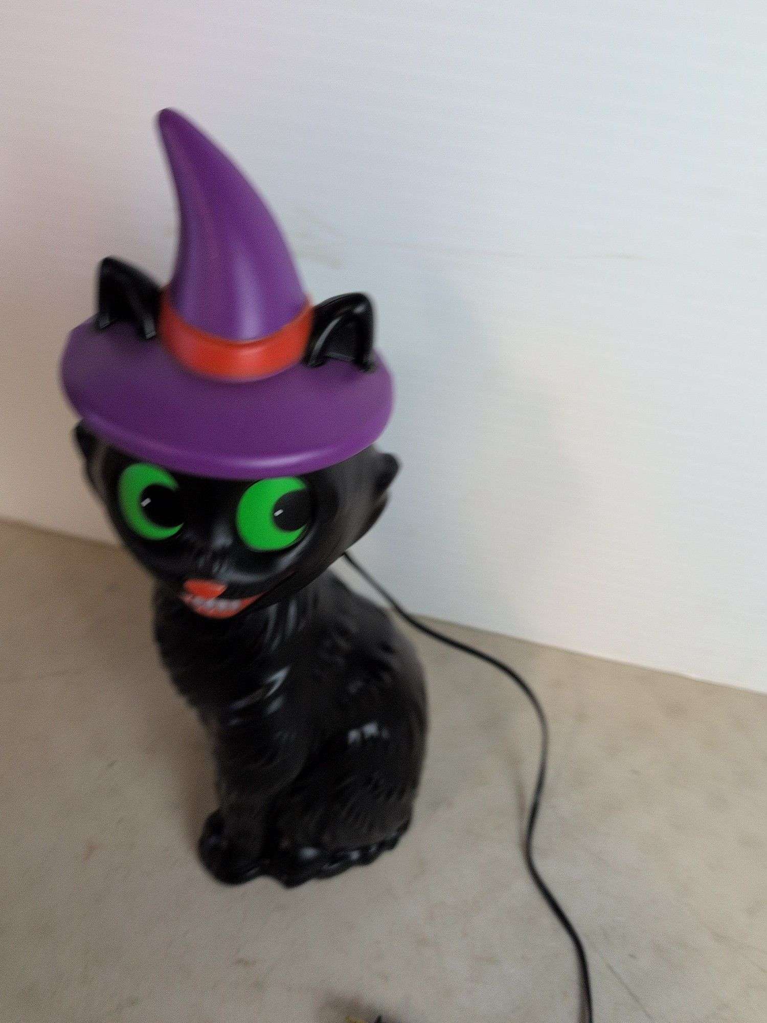 Halloween black cat blow mold - works - 17" tall