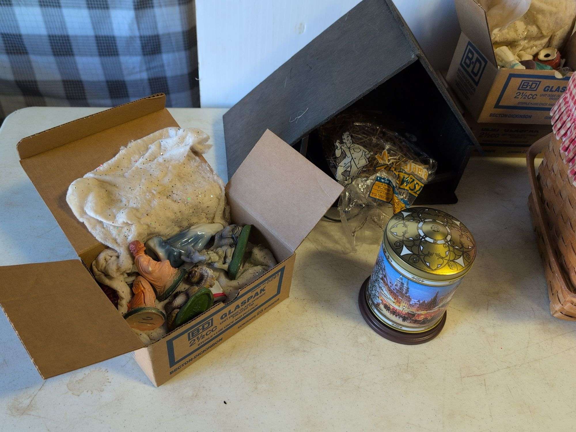 Vintage nativity set, Crayola chalk and crayons, purse, and baskets
