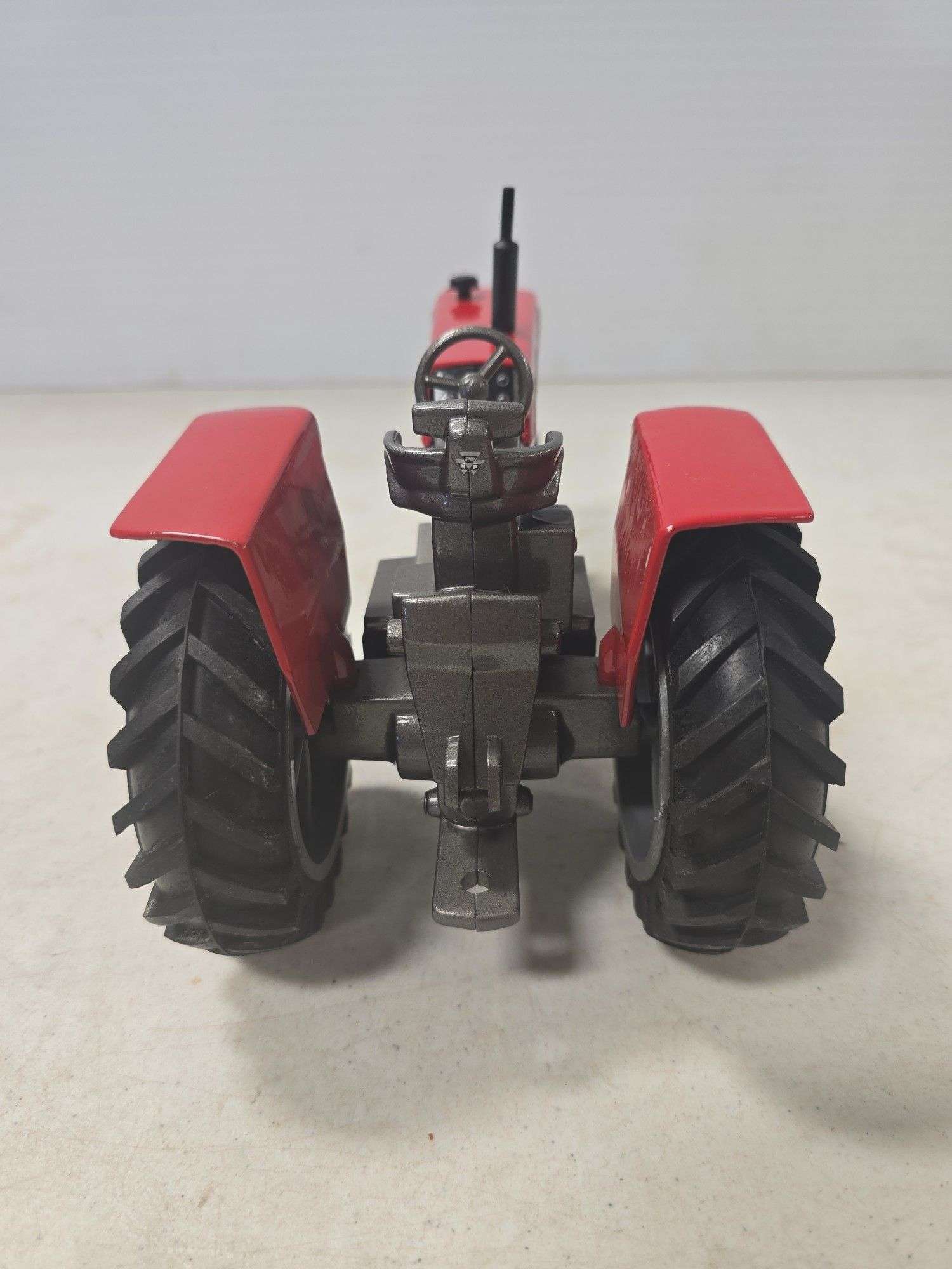SCALE MODELS MASSEY FERGUSON 1130 DIESEL 1/16 SCALE TOY TRACTOR
