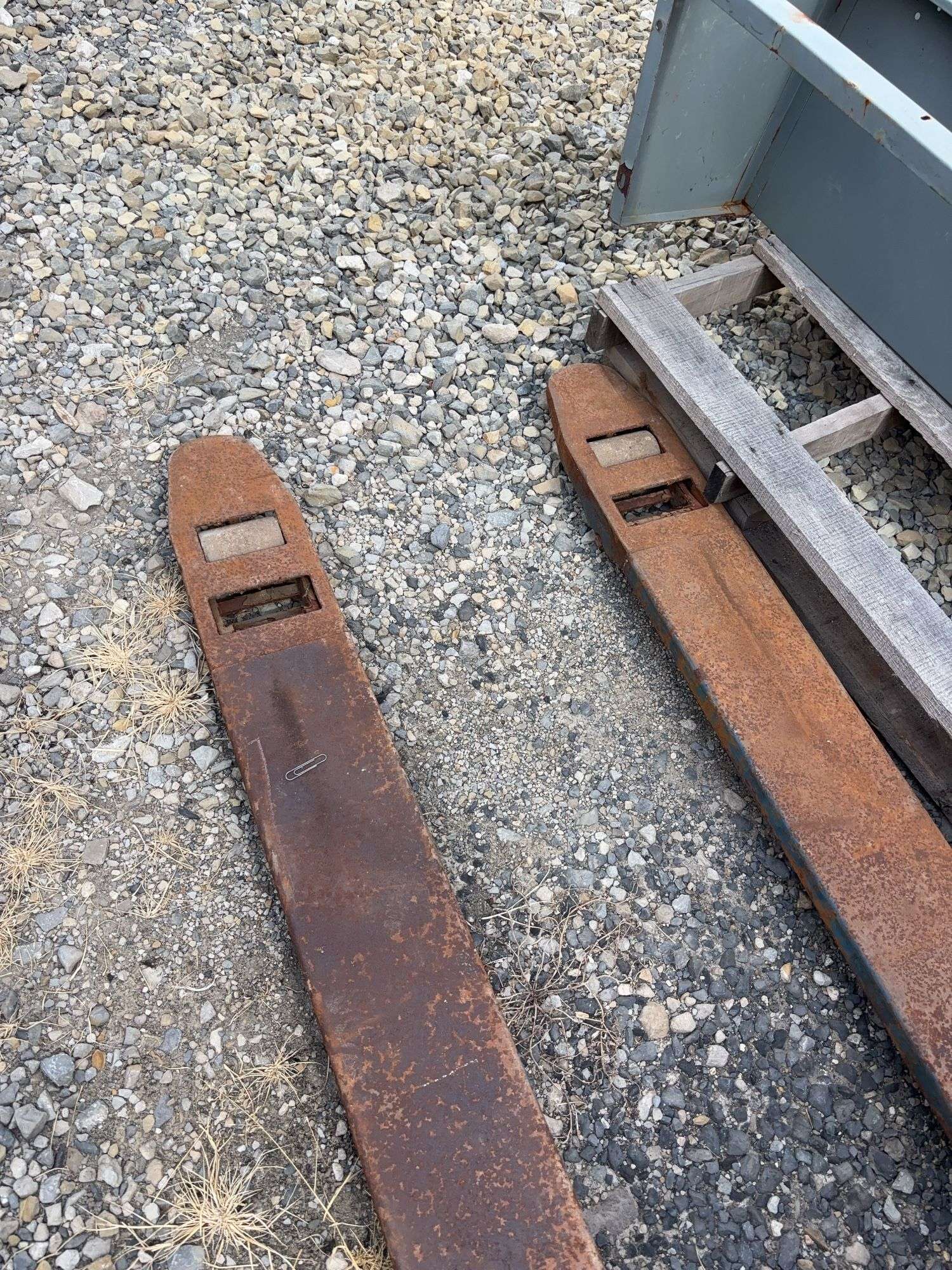 Blue Giant Fork Pallet Jack(works)