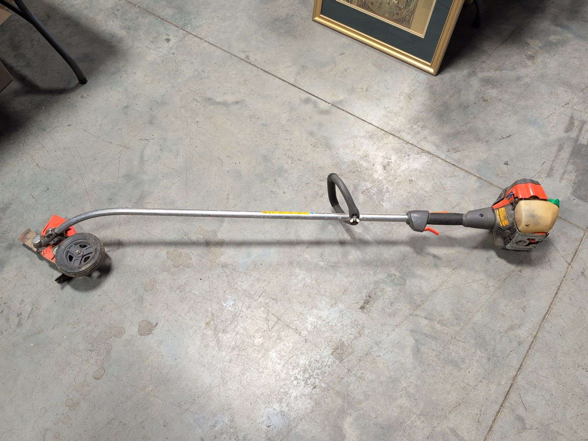 Husqvarna X-series 326E curved lawn edger - works