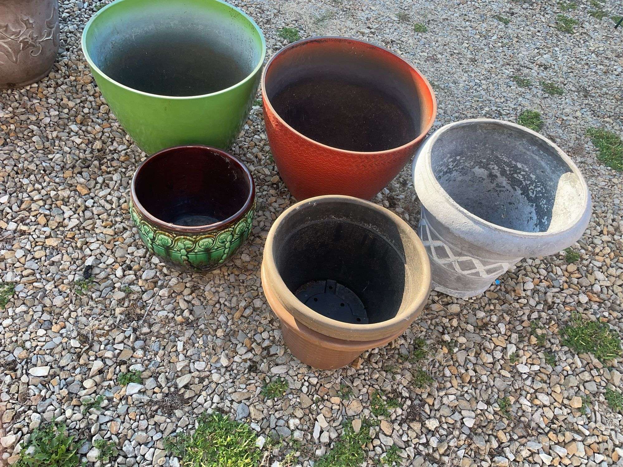 (6) planters - mostly plastic