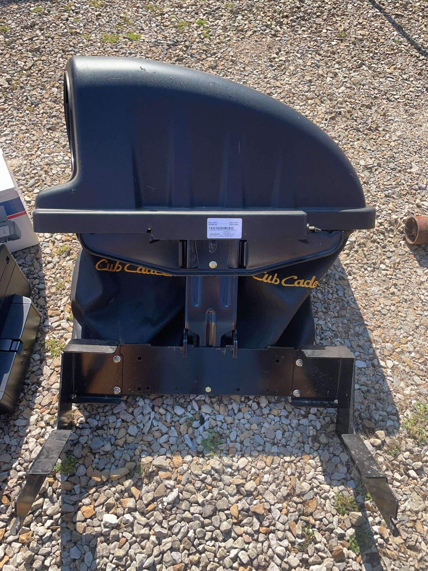 Cub cadet grass catcher Model 19C70020100