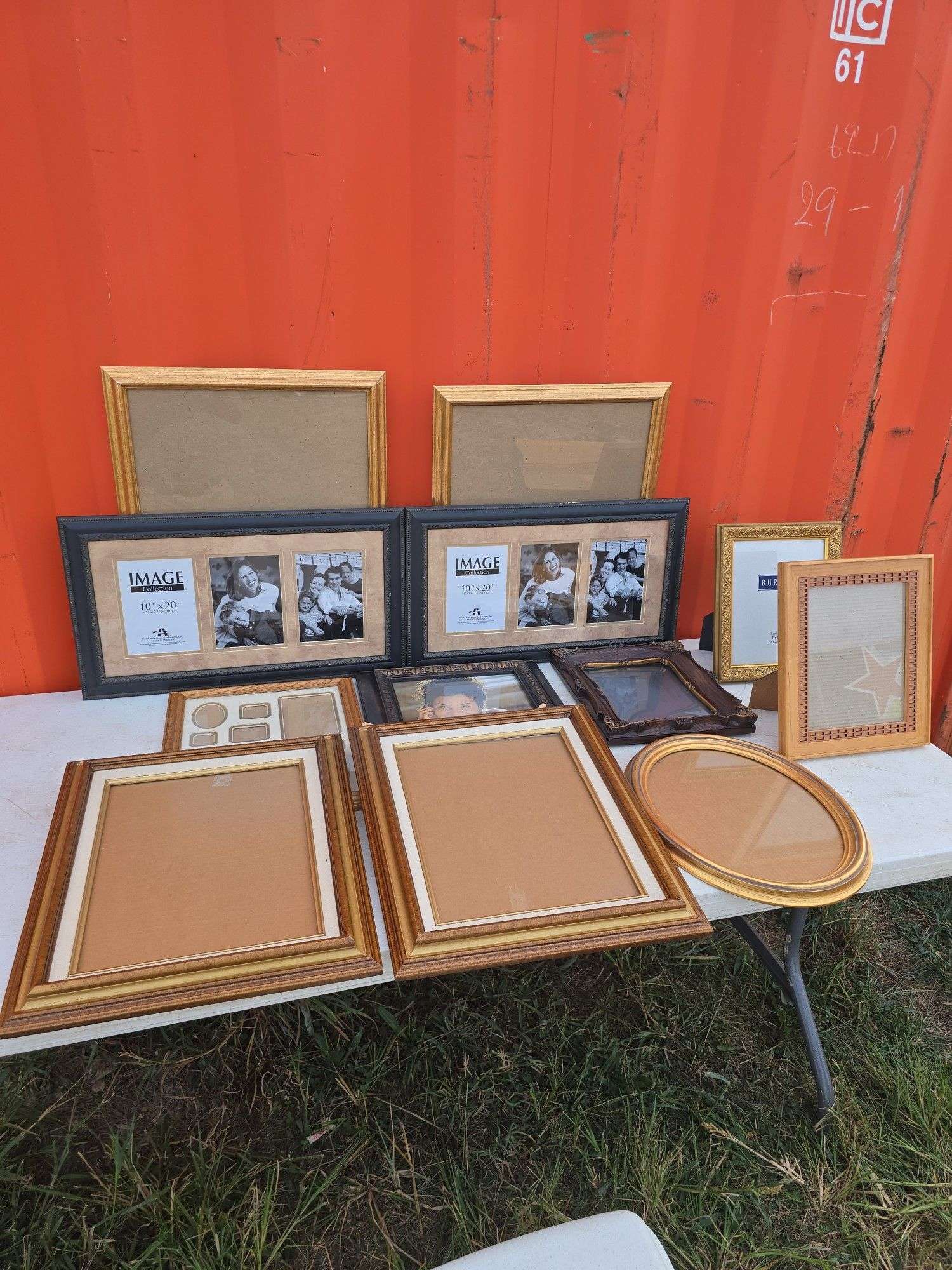 LOT OF PICTURE FRAMES