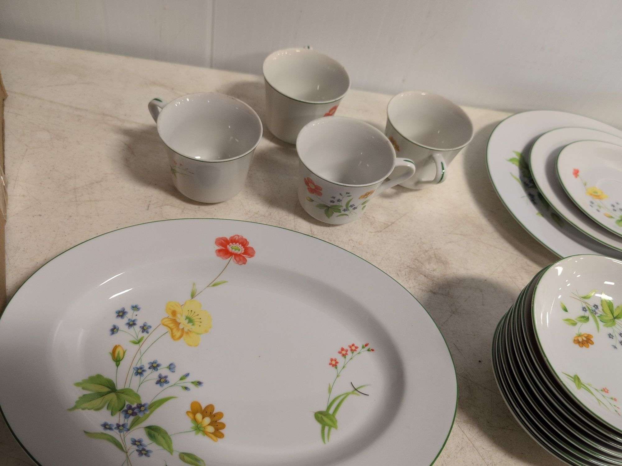 Matching flower dish set - see photos