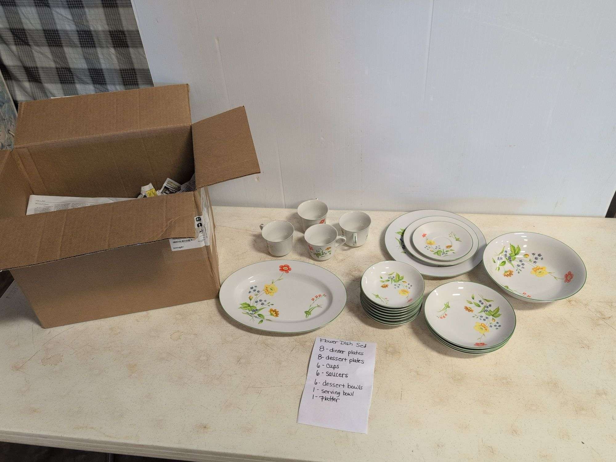 Matching flower dish set - see photos