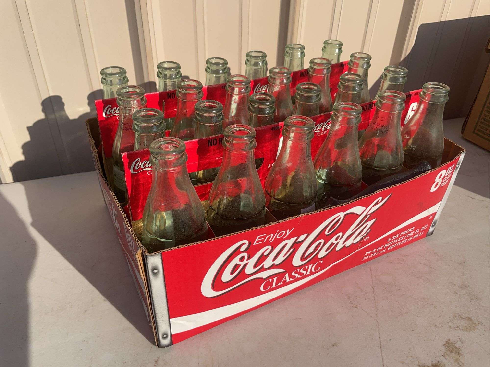 Antique Coca Cola case with bottles - 24 bottles