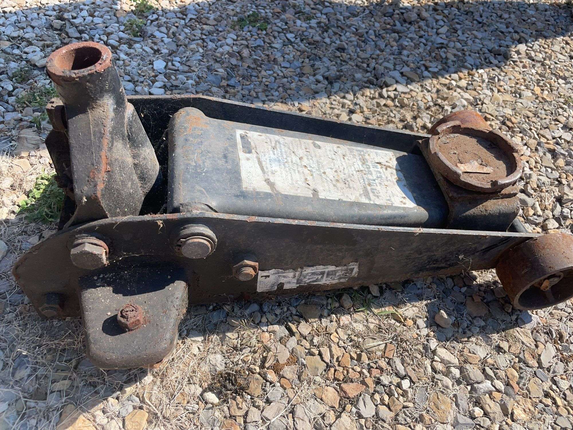 Hydraulic jack - missing handle