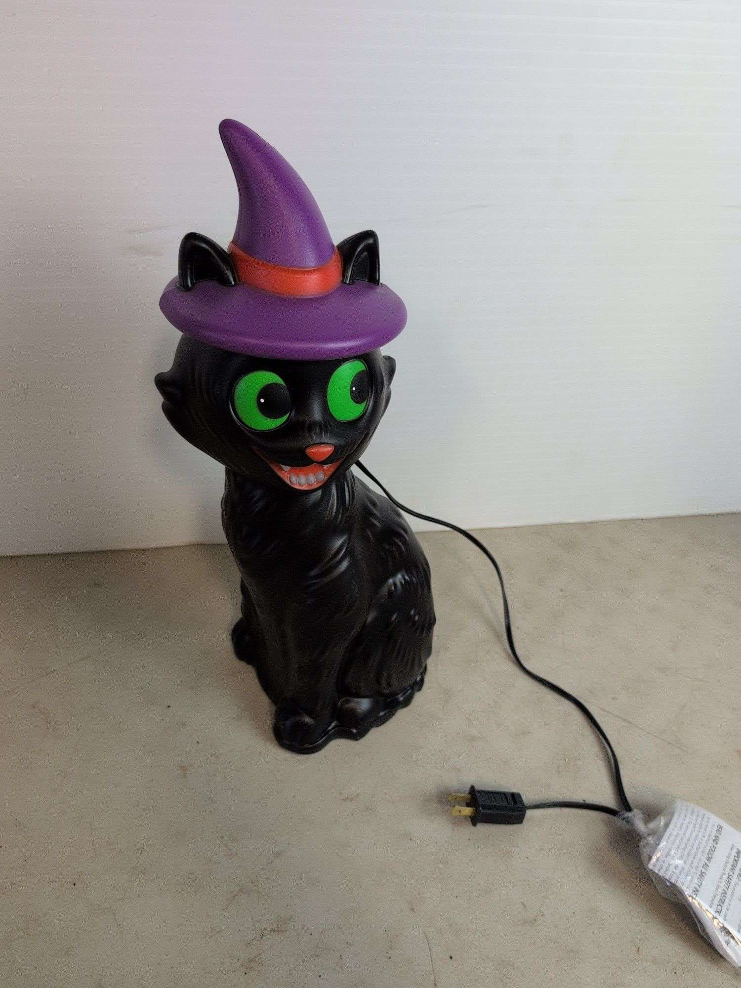 Halloween black cat blow mold - works - 17" tall