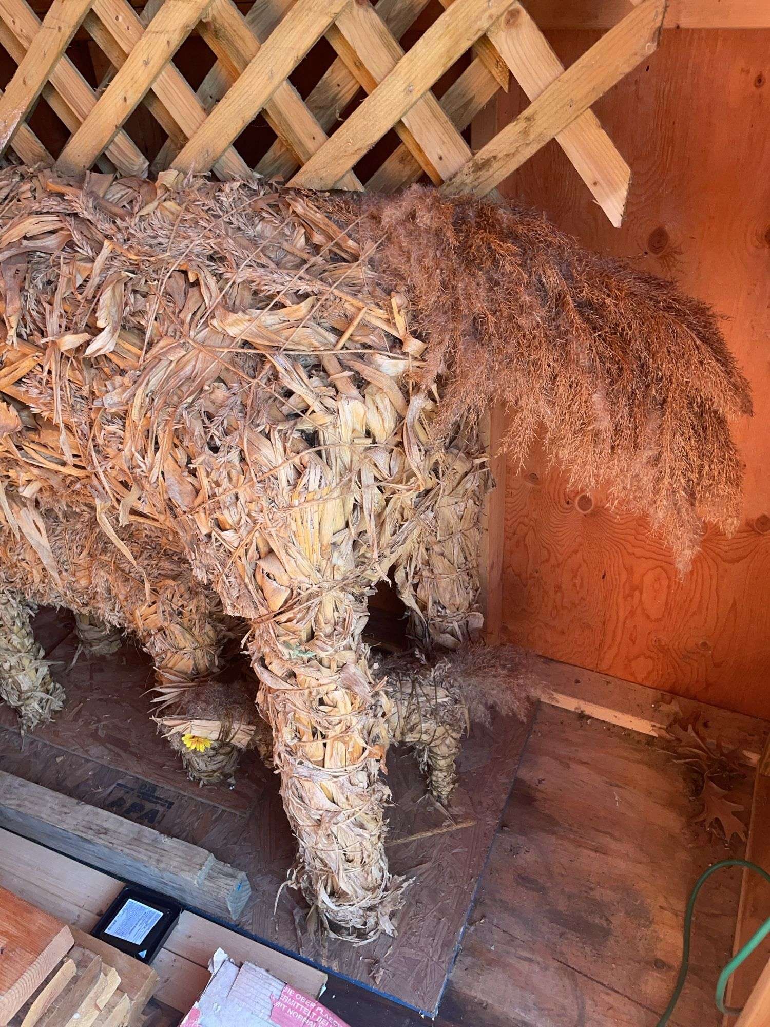 (3) Corn fodder decorative horses & decorative lattices