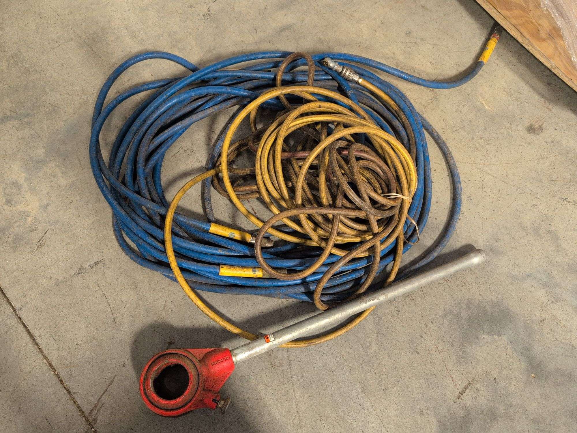 Ridgid pipe ratchet and air hoses