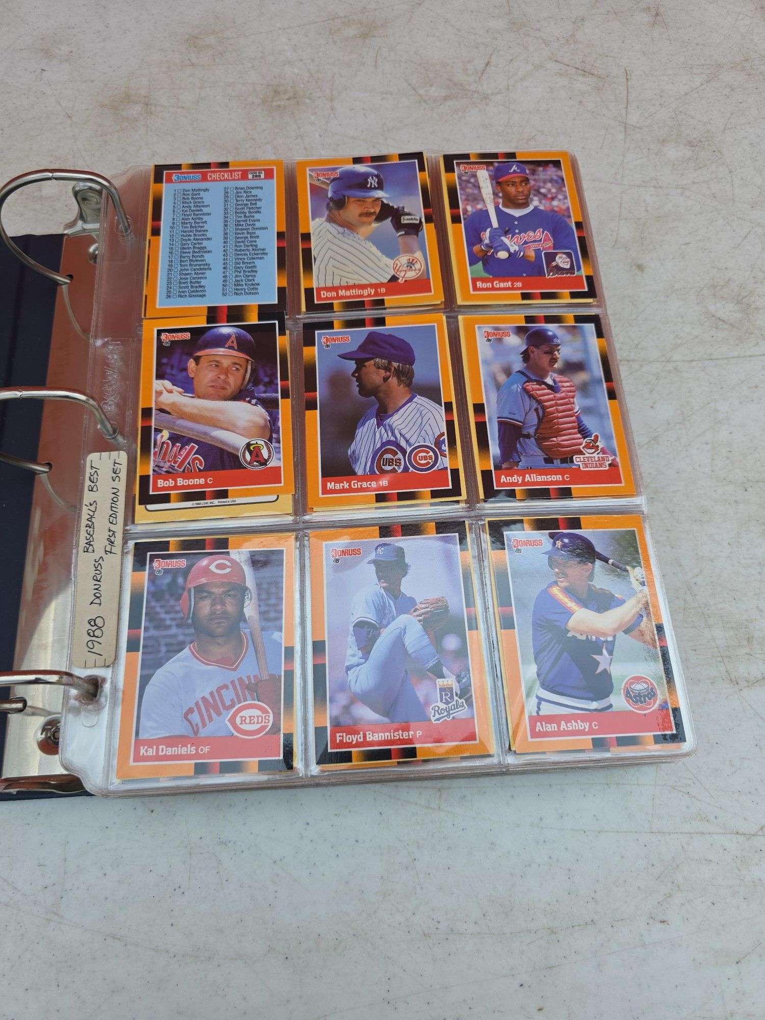 BINDER WITH BASEBALL CARDS