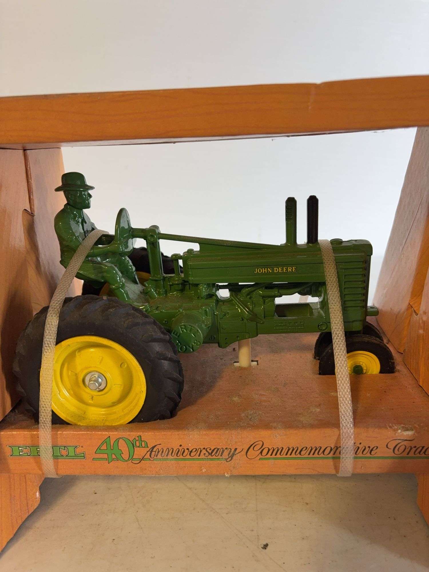 John Deere 40th anniversary commemorative model tractor - 1/16 scale, dirty