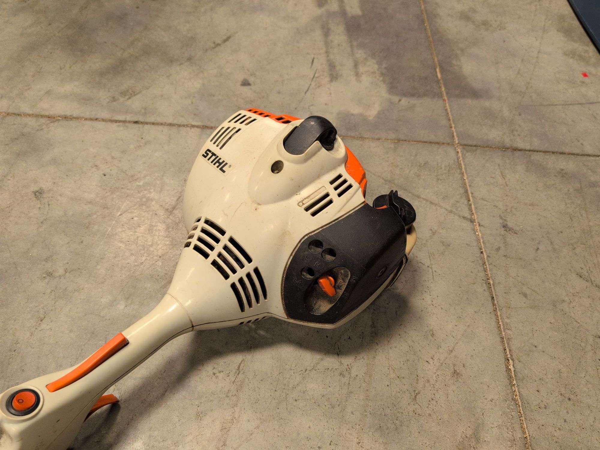 Stihl FC 56C curved lawn edger - missing pull start string