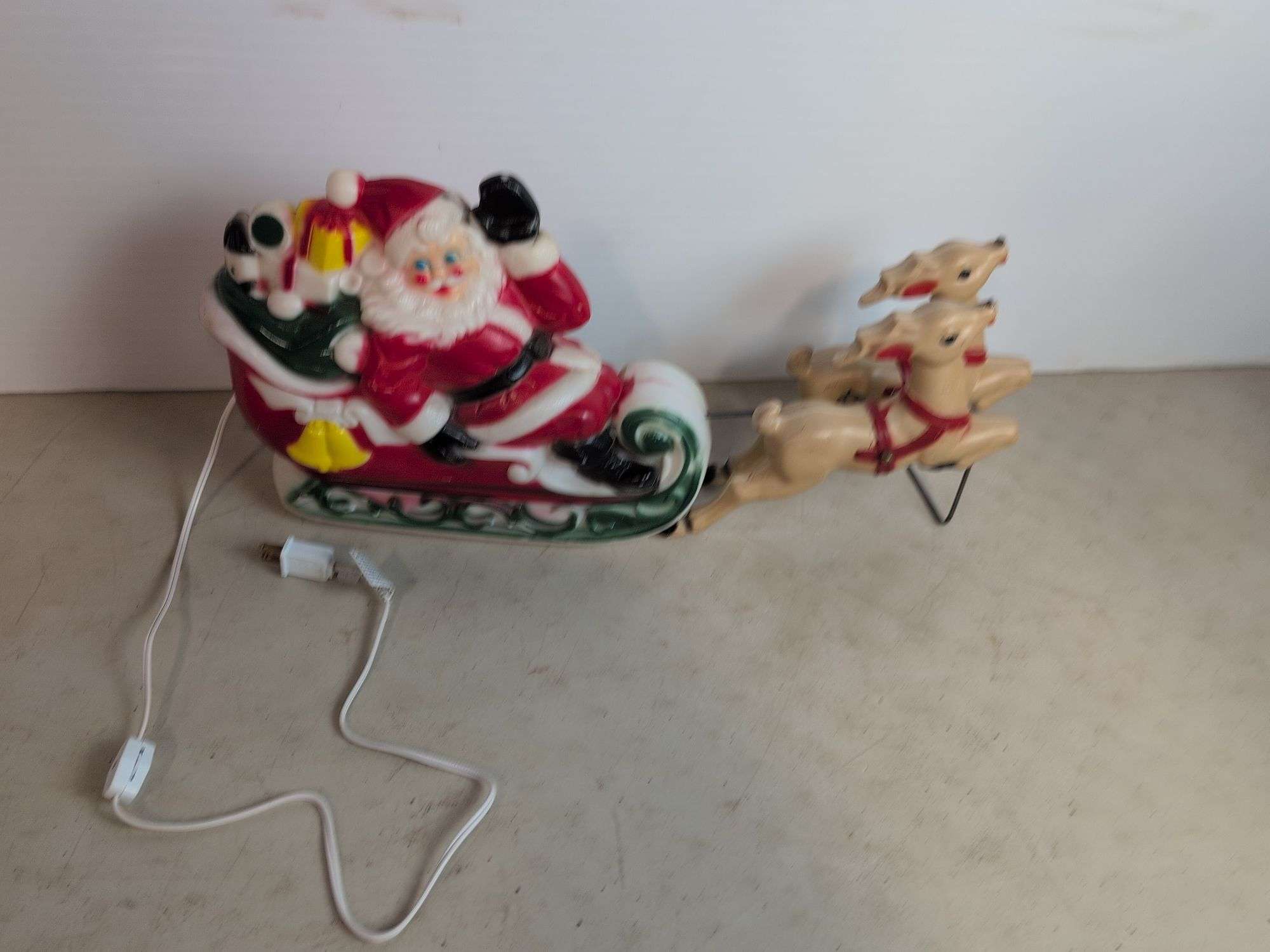 Santa sleigh and (2) reindeer blow mold - works