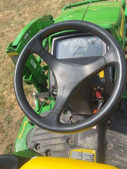 John Deere 1025 R Tractor , (Only 90 Hours ) Sharp Unit !!