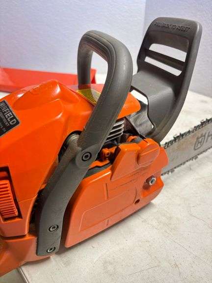 Husqvarna 445 Chainsaw , 18” Bar , Like New w/Case