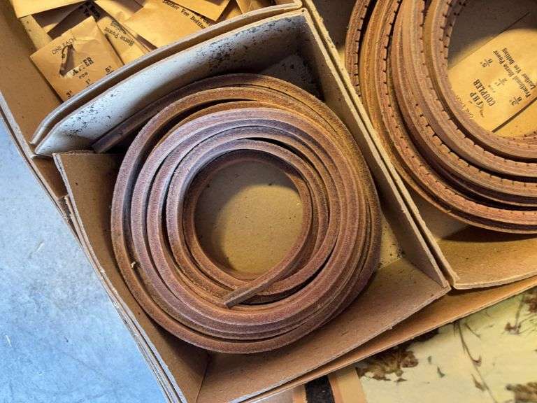 Tote of vintage items - plate, signs/pictures, and more