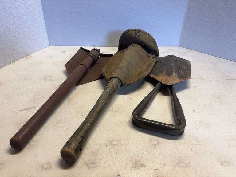3 Army Shovels