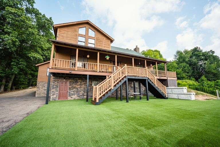 Lodge on 12 Acres with a Million Dollar View, Sold $533,500