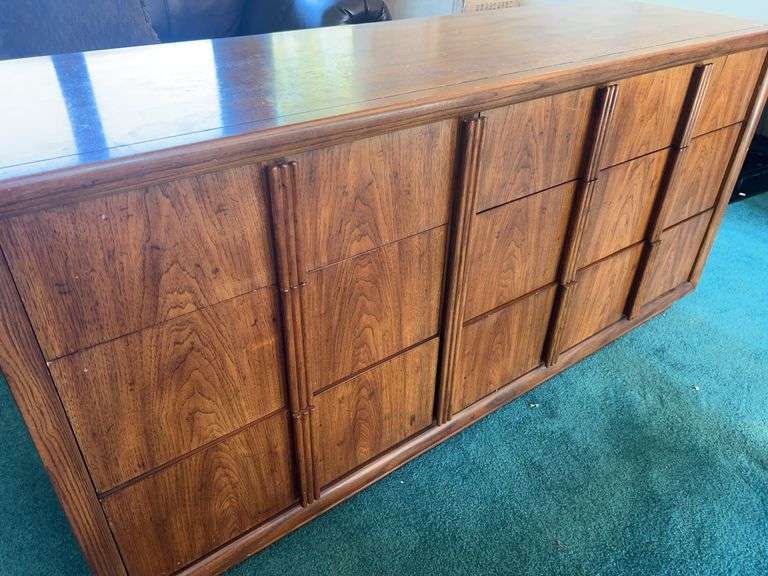 Henredon Fine Furniture 6 Drawer Wooden Dresser