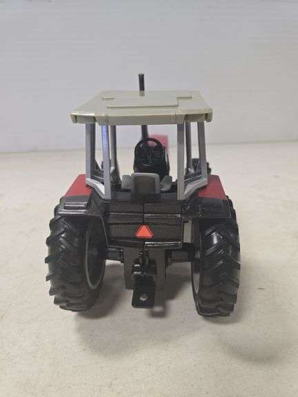 ERTL MASSEY FERGUSON 3630 1/16 SCALE TOY TRACTOR