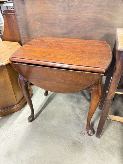 Drop Leaf Table 24” W 24” H 33” L