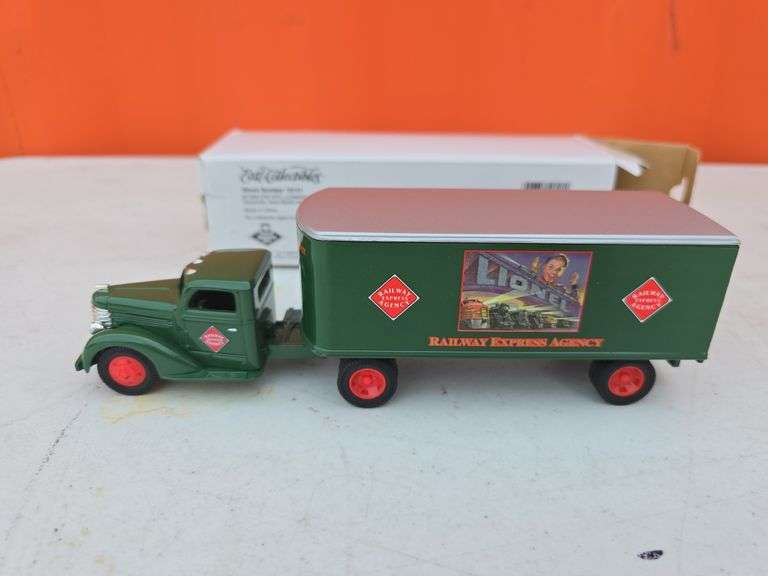 ERTL LIONEL RAILWAY EXPRESS DIE CAST TOY TRUCK NIB
