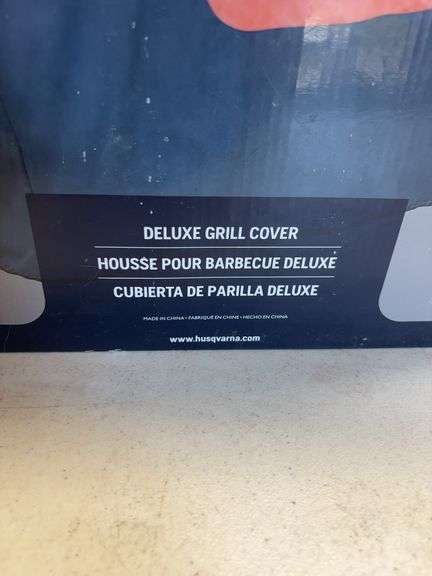 Husqvarna Deluxe Grill Cover ( New)