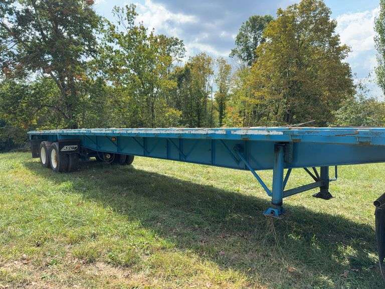 1993 Flat bed trailer, Have Title, Vin# 1DW1B4826PS858819