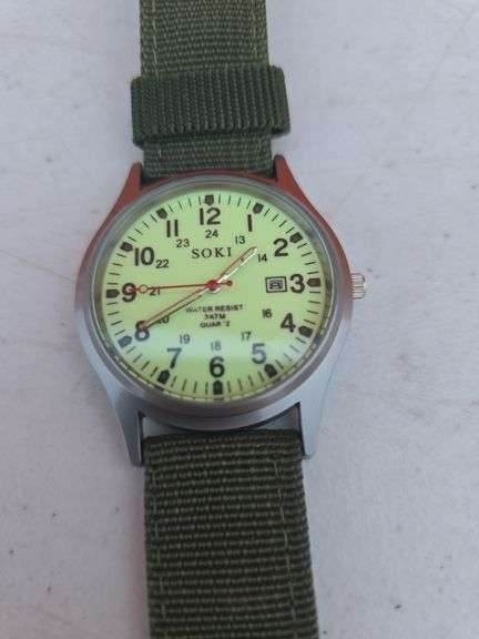 SOKI WATER RESISTANT WATCH RUNS