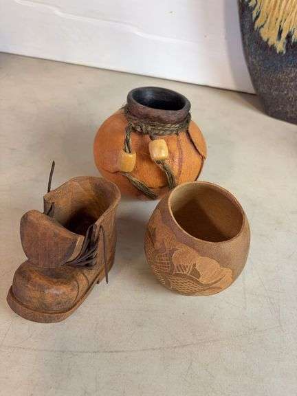 Vases with silk flowers, cups, and more