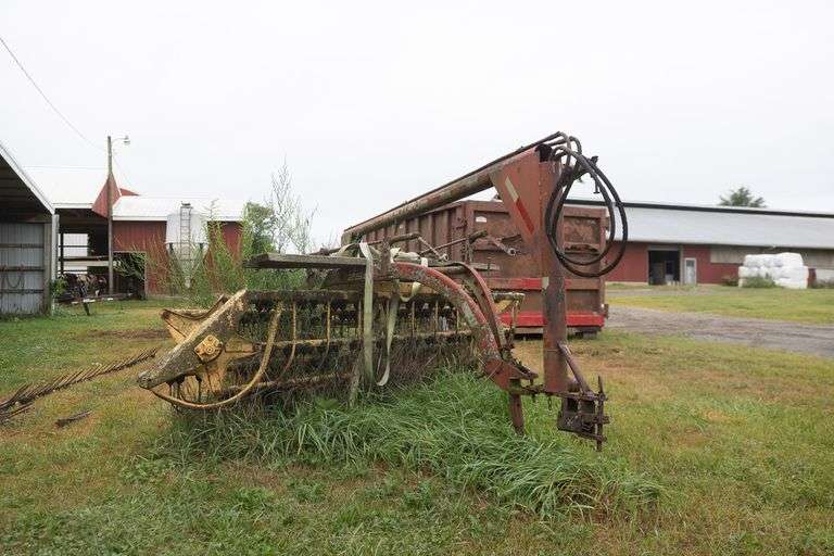 NEW HOLLAND 2556 RAKE