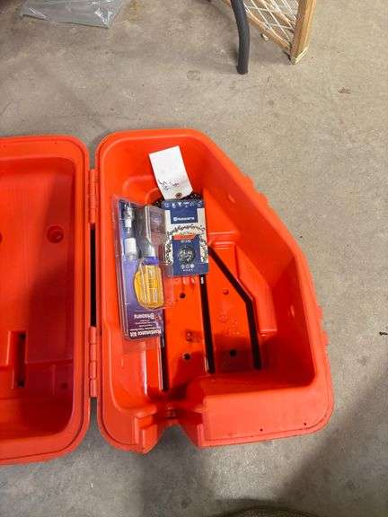 Husqvarna 445 Chainsaw , 18” Bar , Like New w/Case
