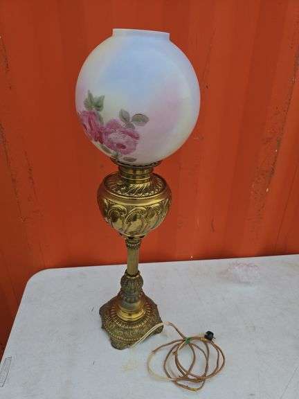 NICE ANTIQUE PARLOR LAMP WITH HAND PAINTED GLOBE