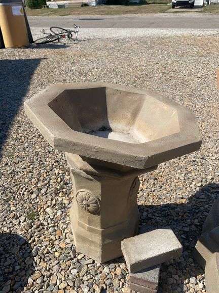 Large lot of outdoor items including fountains, garden hose with reel, plant stand, basket, planters