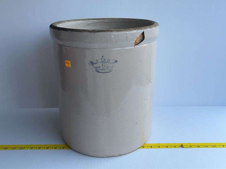 6 Gallon King Crown Crock, Cracked
