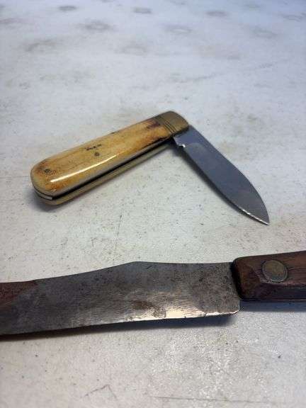2 Knives