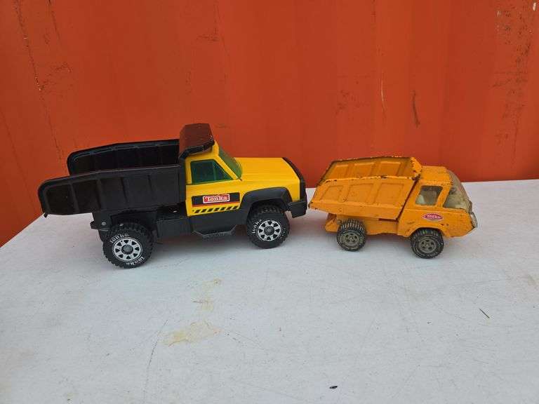 LOT OF 2 TONKA DUMP TRUCKS