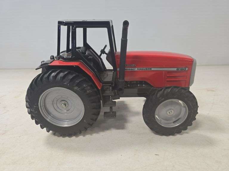 SCALE MODELS MASSEY FERGUSON 8160 1/16 SCALE TOY TRACTOR