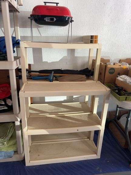 2 Plastic Shelves , Small Camping Grill