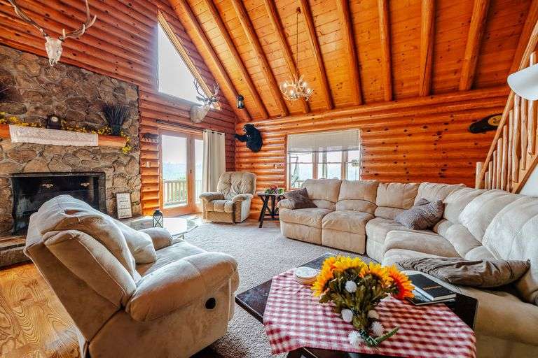 Lodge on 12 Acres with a Million Dollar View, Sold $533,500