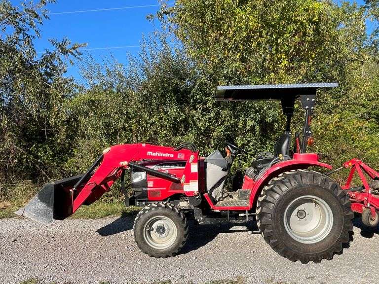 2014 Mahindra 3616 Shuttle Tractor w/ Roof and Bucket