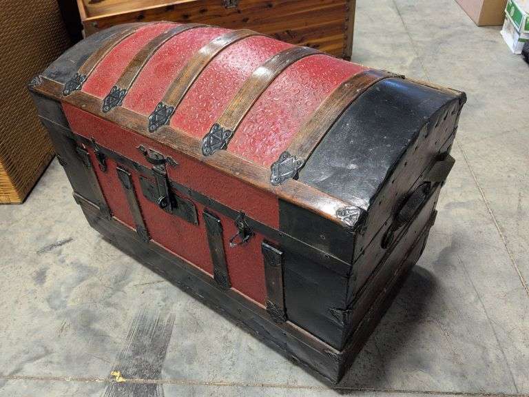 Vintage chest - 36.5" wide, 20" deep, and 24" tall