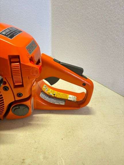 Husqvarna 445 Chainsaw , 18” Bar , Like New w/Case